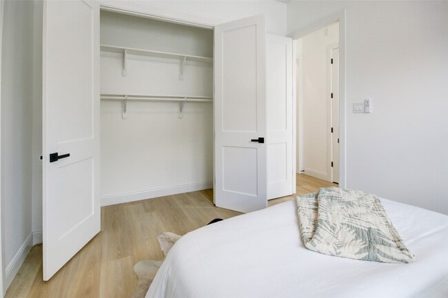 Building Photo - 1214 W 24th St