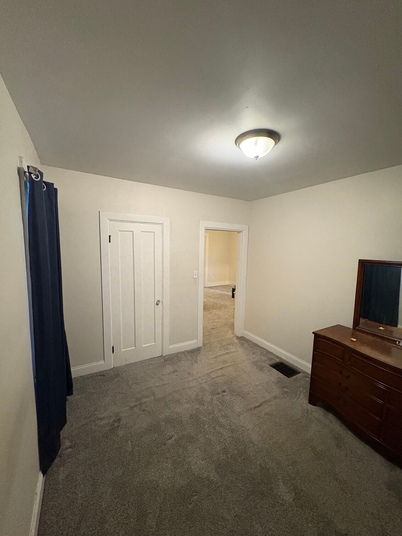 Building Photo - 617 Orient Ave