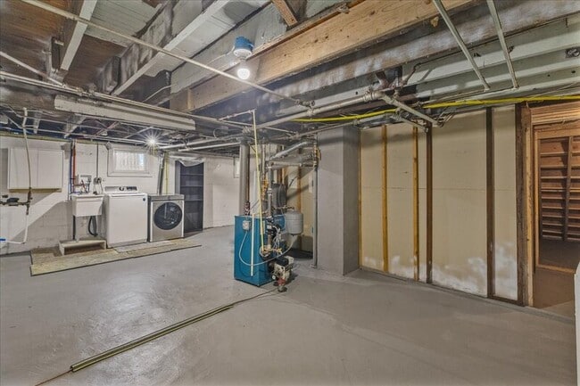 Building Photo - 545 Nassau Ave
