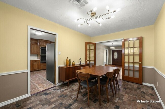 Building Photo - 616 Cannan Dr