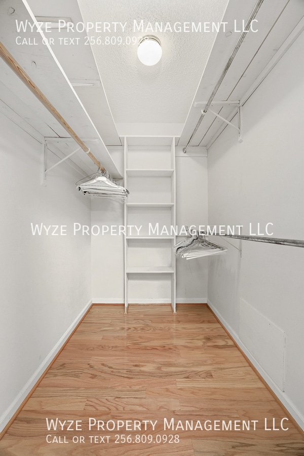 Building Photo - 2202 Manchester Cir SW