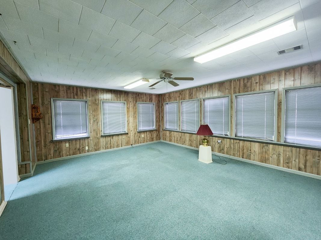 Building Photo - 1402 Loberg Ln