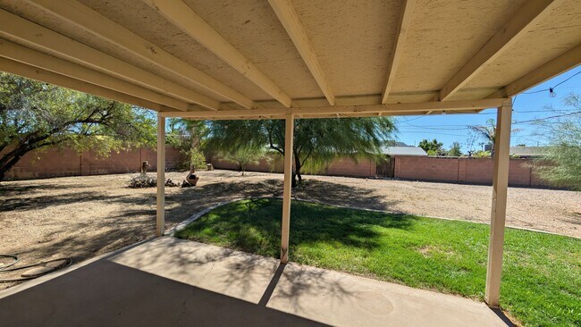 Building Photo - EXCEPTIONAL AREA/NEIGHBORHOOD-4 Bedrooms~S...