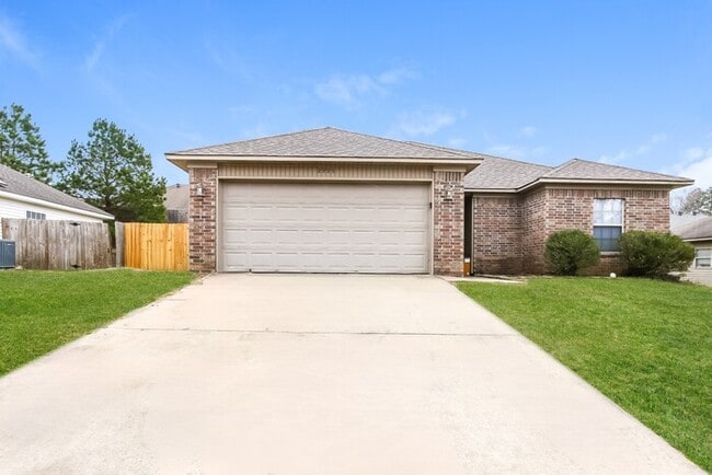 Primary Photo - 2995 Wild Berry Dr