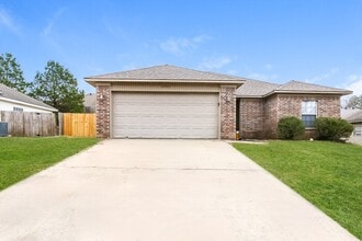 Building Photo - 2995 Wild Berry Dr