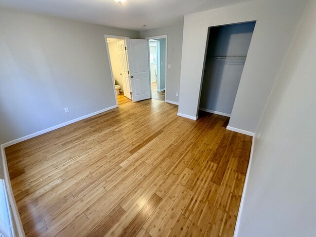 Building Photo - 526 Ohio St