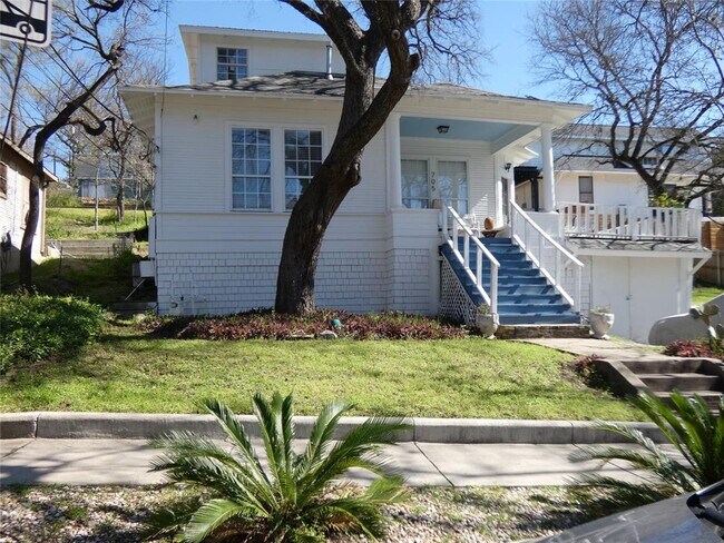 Building Photo - 705 Blanco St