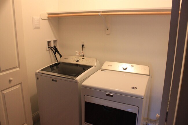 Building Photo - 22 Church St