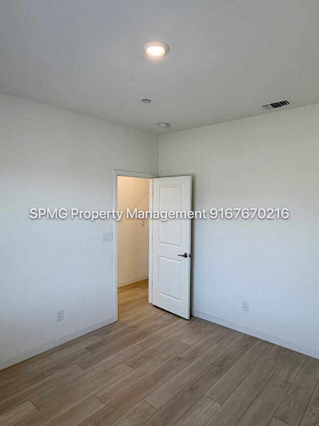 Building Photo - "Modern Rocklin Home : Spacious 3-Bedroom Home with Elegant Hardwood Accents!"