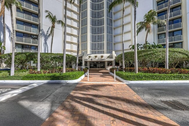 Building Photo - 3000 N Ocean Dr