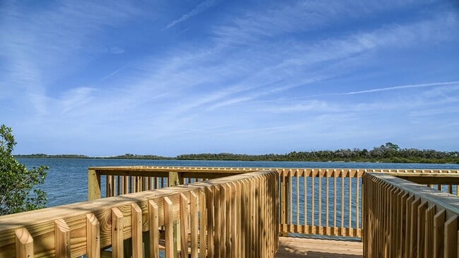 Building Photo - Riverside living redefined - 3Bedrooms/2.5Baths newly built townhome in Edgewater!