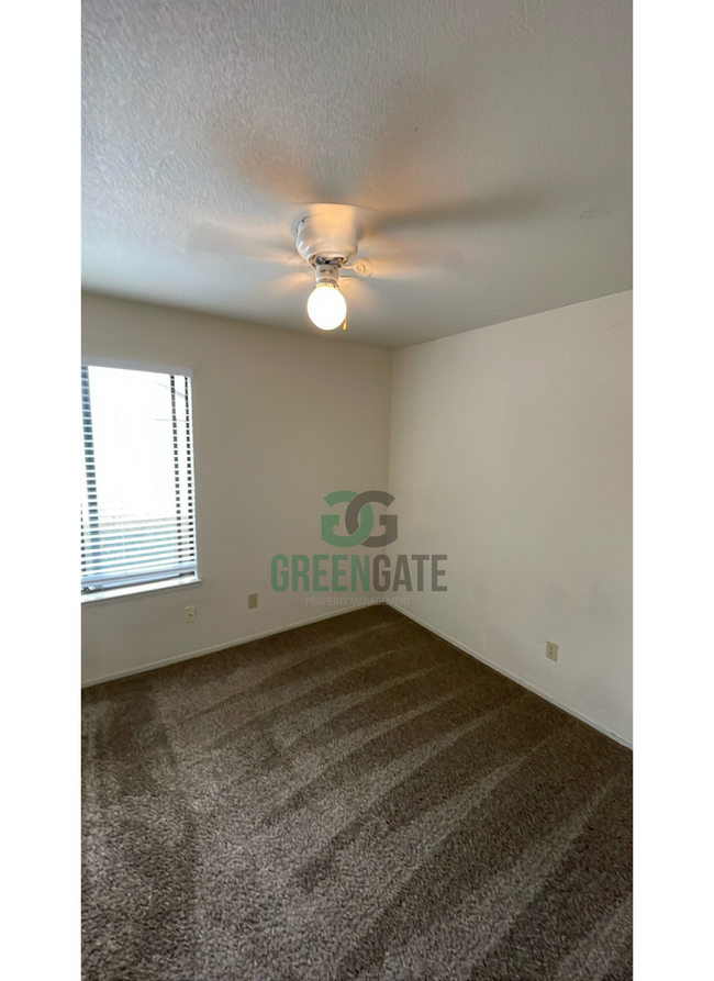 Building Photo - Gate Community 2 Bedroom Condo Availabilit...