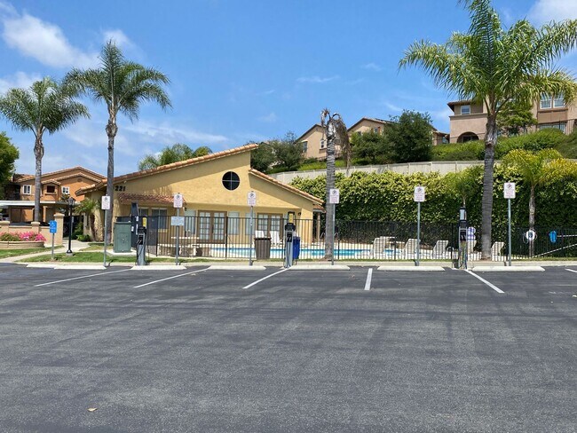Building Photo - 2bed/2bath home in Mission Park Community!