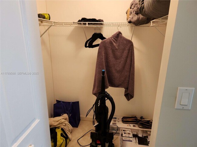 Building Photo - 3725 S Ocean Dr