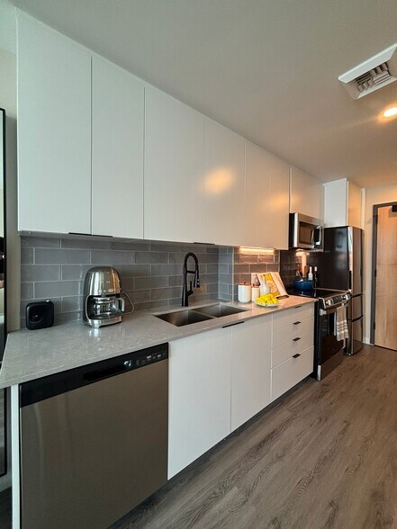 Building Photo - 138 NE 23rd St