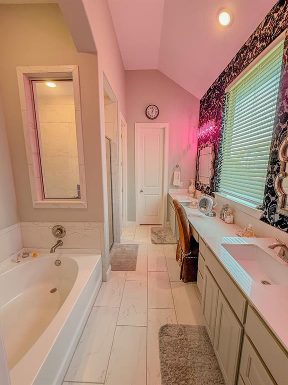 Building Photo - 128 Regents Ln