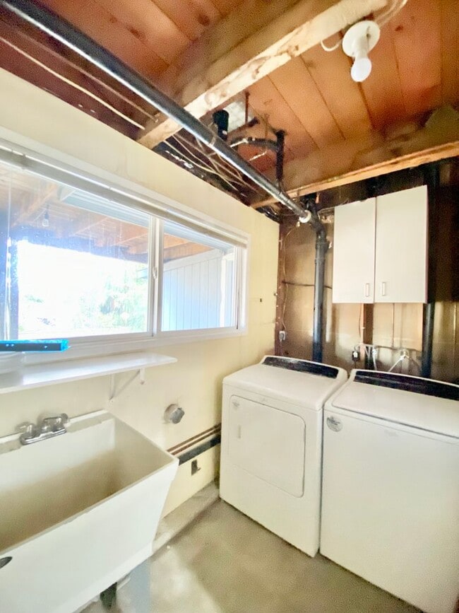 Building Photo - Great Home For Rent