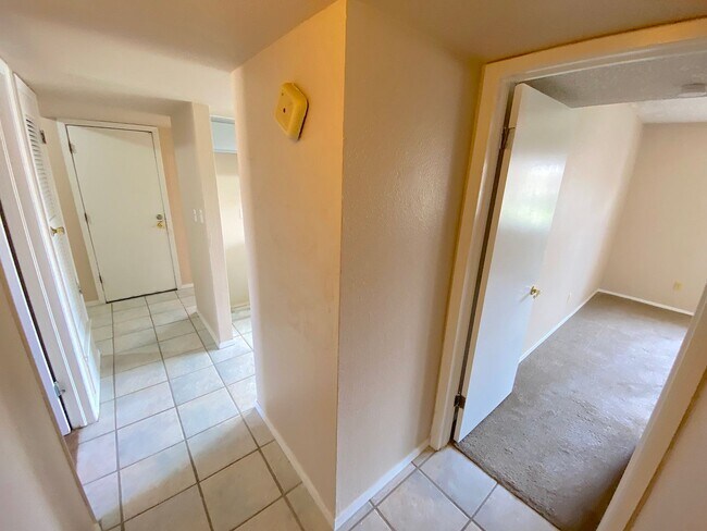 Building Photo - Northeast El Paso 3 bed with Refrig A/C