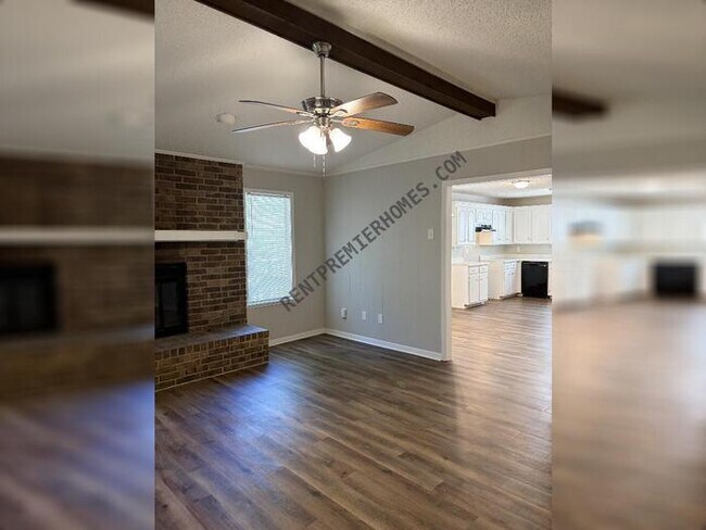 Building Photo - 3611 Pelton Rd