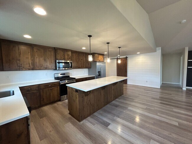 Building Photo - Corner Lot 3 Bed / 2 Bath Home with RV Parking – NW Redmond - PENDING APPLICATION