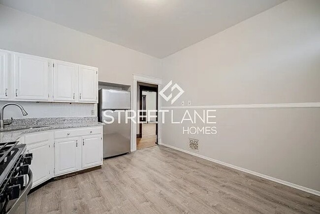 Building Photo - 3631#B South Spring Avenue, 63116; #702517...