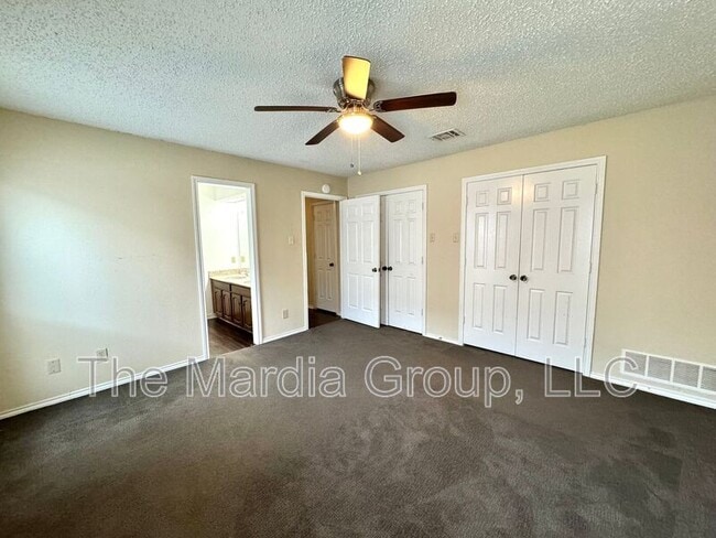 Building Photo - 13217 Fall Manor Dr