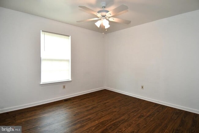Building Photo - 6125 Trident Ln