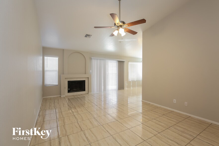 Building Photo - 4912 Breezy Day Dr