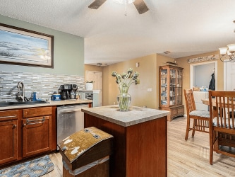 Kitchen - 129 Thistle Rd