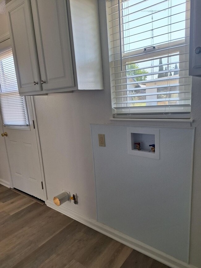 Building Photo - Beautifully Renovated 3-Bedroom, 1-Bath Duplex in Clairemont