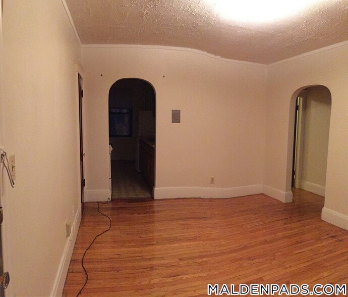 Building Photo - 349 Pleasant St