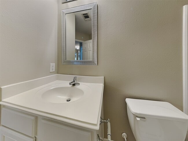 Building Photo - 28906 Rio Grande River Dr