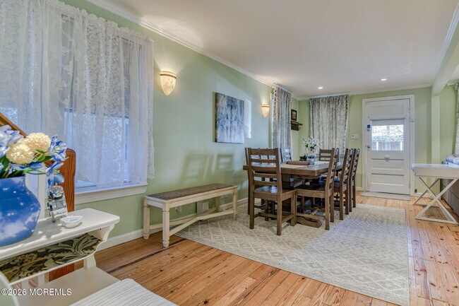 Building Photo - 26 Heck Ave