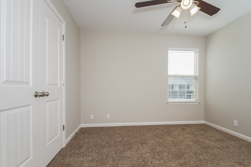 Building Photo - 3405 Whimsical Dr