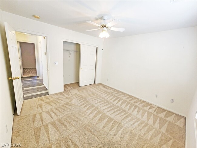 Building Photo - 380 Round Up Ct