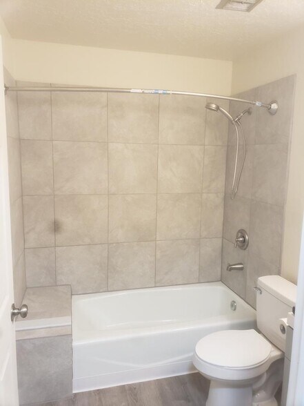 Building Photo - 12220 Menaul Blvd NE