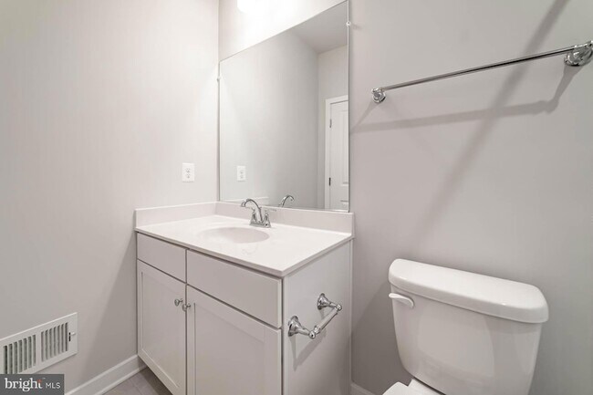 Building Photo - 6227 Almerico Pl