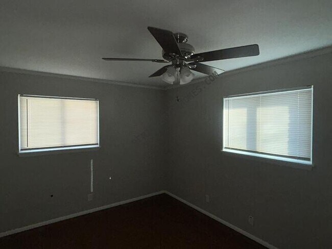 Building Photo - 5406 E 25th Pl