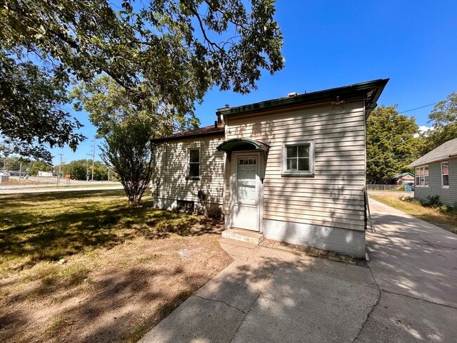 Building Photo - Two Bedroom Home in Muskegon