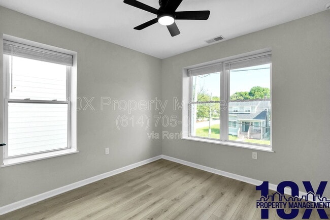 Building Photo - 1213 E Whittier St