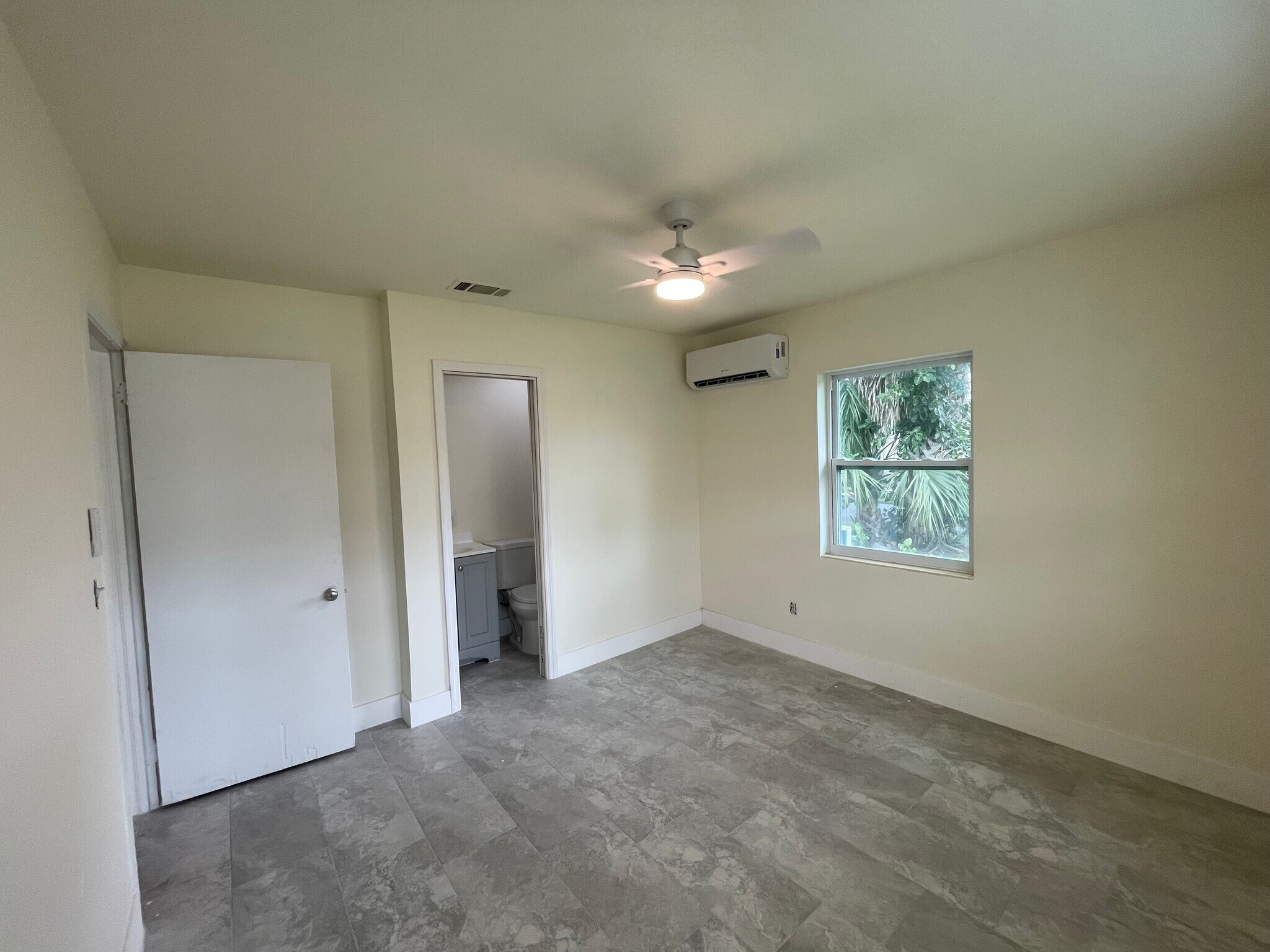 Building Photo - 2194 Ponce de Leon Cir