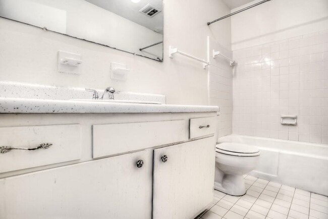 Building Photo - 1438 N Meridian Rd