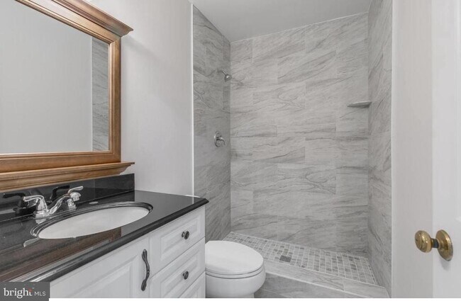 Building Photo - 46607 Carriage Ct