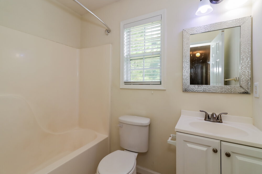 Building Photo - 757 Newport Dr