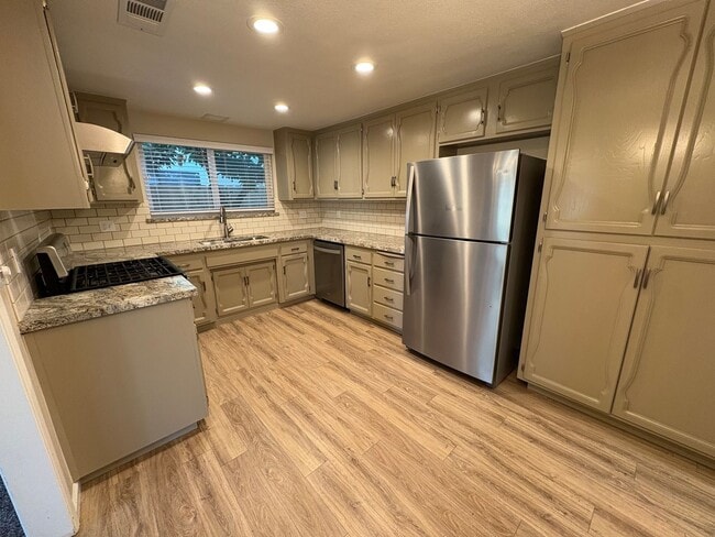 Building Photo - Beautiful Home with solar coming soon!