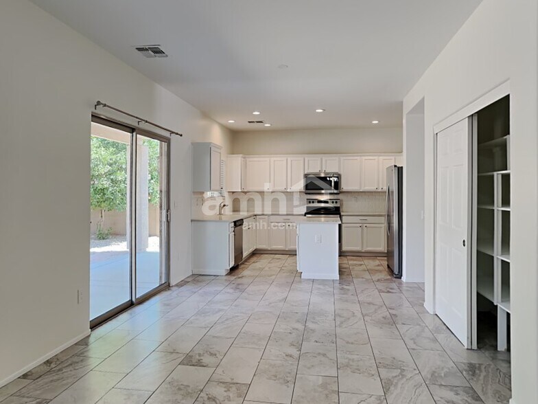 Building Photo - 14412 S Via Gualda