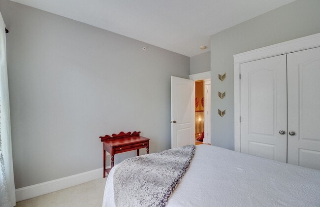 Building Photo - 3 Bedroom 2.5 Bath Condo in Etiwan Pointe ...