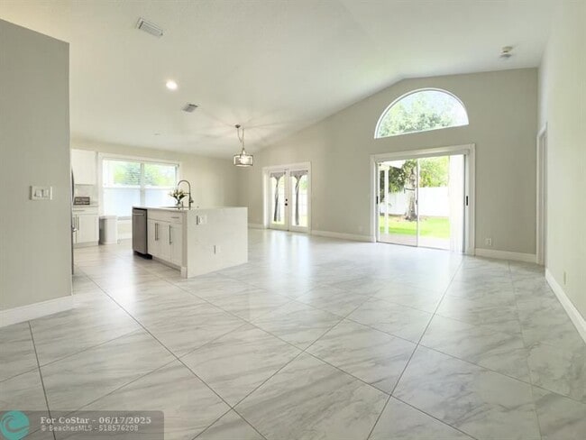 Building Photo - 12204 Sunset Point Cir