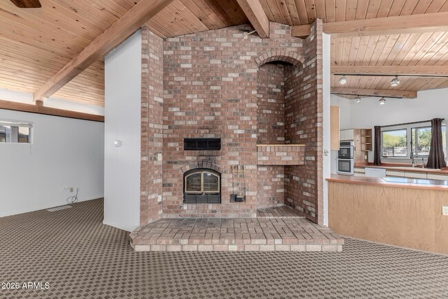 Building Photo - 6140 E Peak View Rd