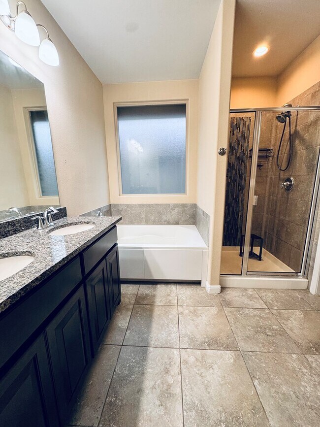 Building Photo - 1603 Laguna Meadows Tr